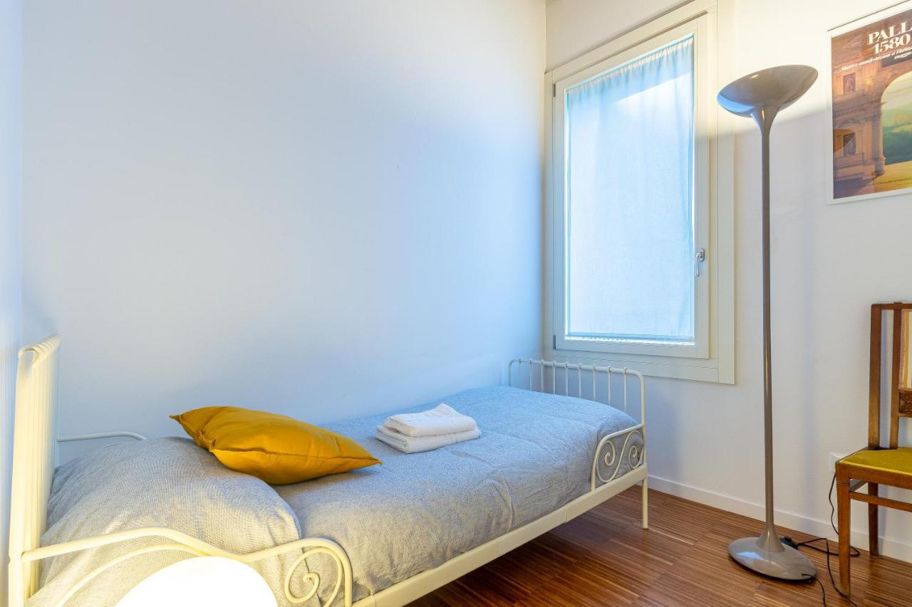 Vittoria Apartments: Soccorso Soccorsetto Vicenza Luaran gambar